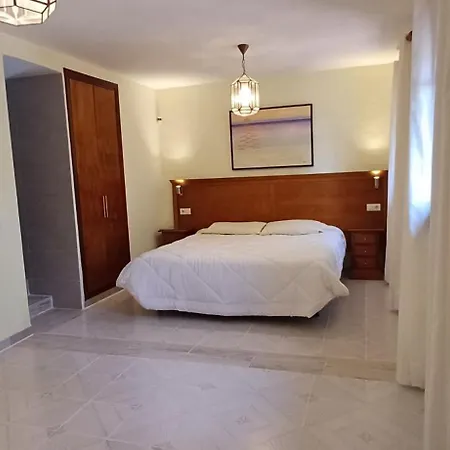 Encantador Cortijo Con Piscina Privada Y Vista Al Mar * Malaga