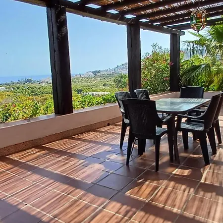 Encantador Cortijo Con Piscina Privada Y Vista Al Mar